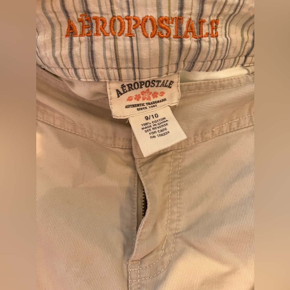 Aeropostale Cargo Khaki Capris Size 9/10 - Picture 2 of 5